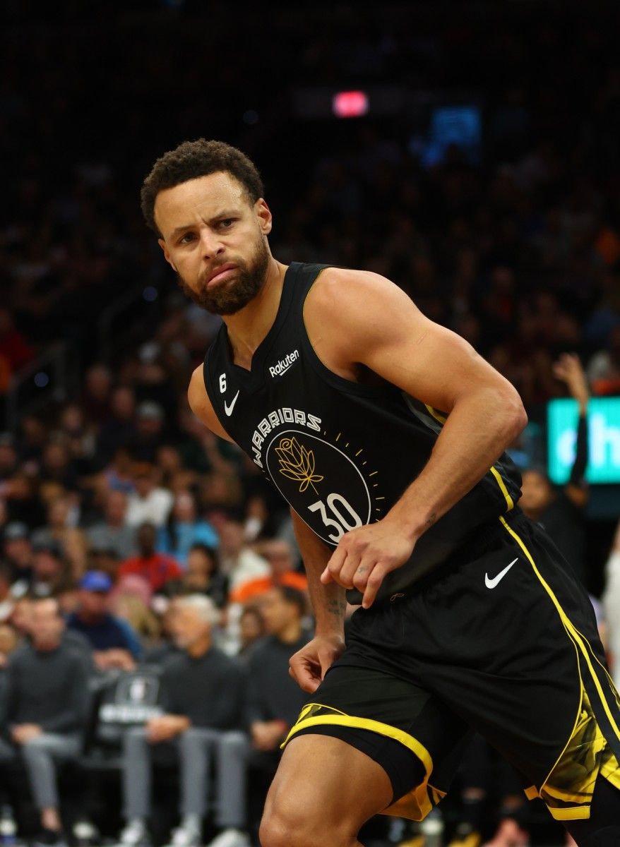 WATCH Steph Curry s Absurd Finish In Warriors Suns Game Fastbreak On FanNation