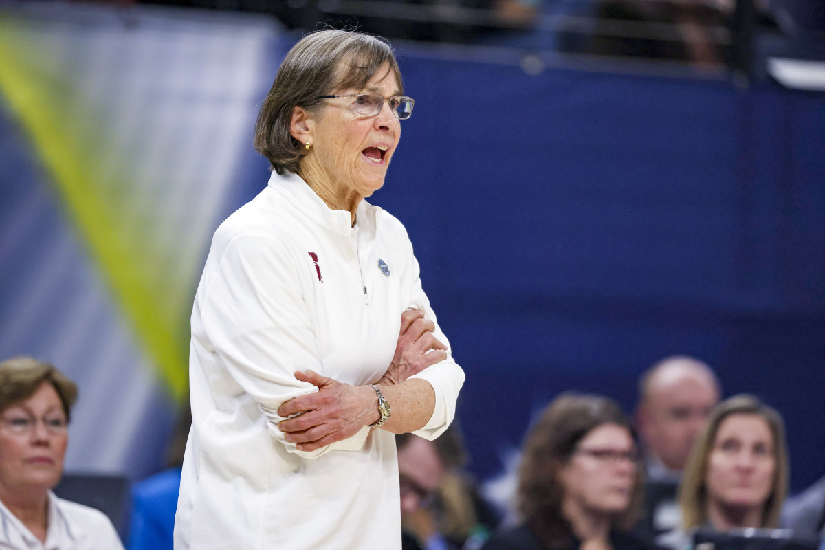 Stanford head coach Tara VanDerveer looks on vs UConn in the Final Four.