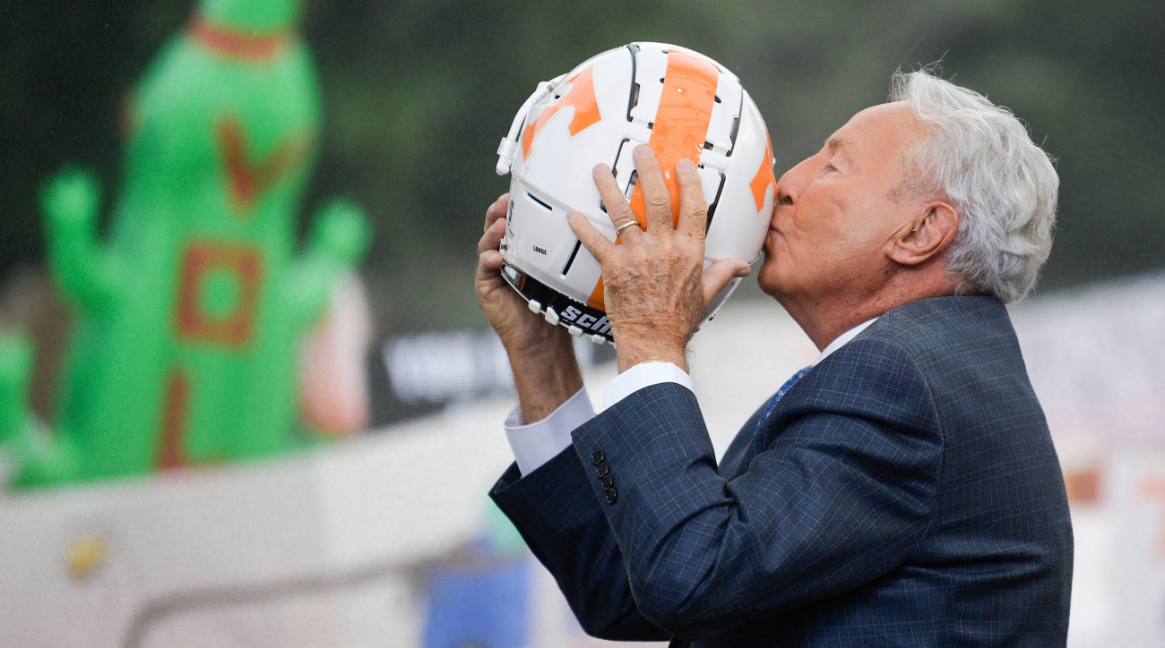 Lee Corso to Return to ‘College GameDay’ Saturday in Montana thumbnail