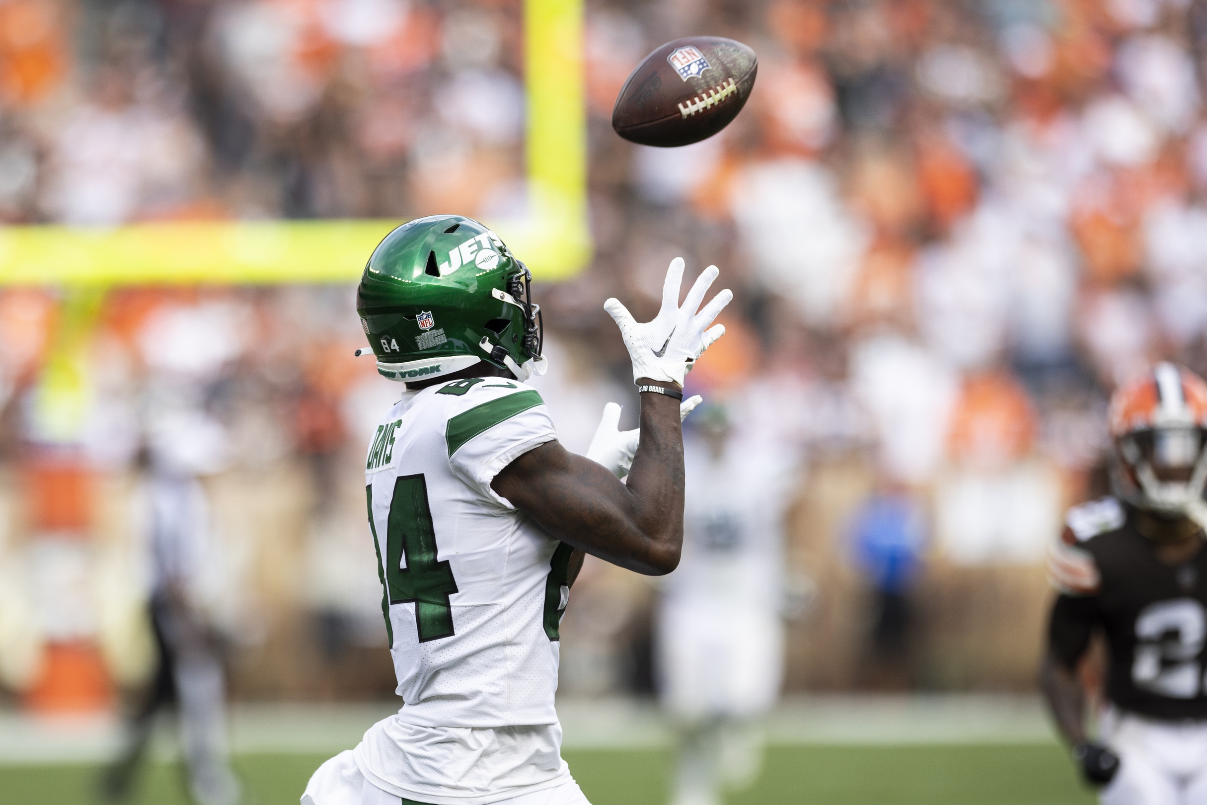 New York Jets WR Corey Davis Out With Knee Injury vs. New England