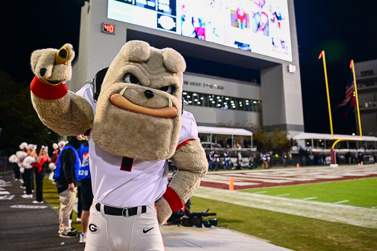 Get up; It's Gameday! No. 1 vs Kentucky Sports Illustrated Bulldogs News