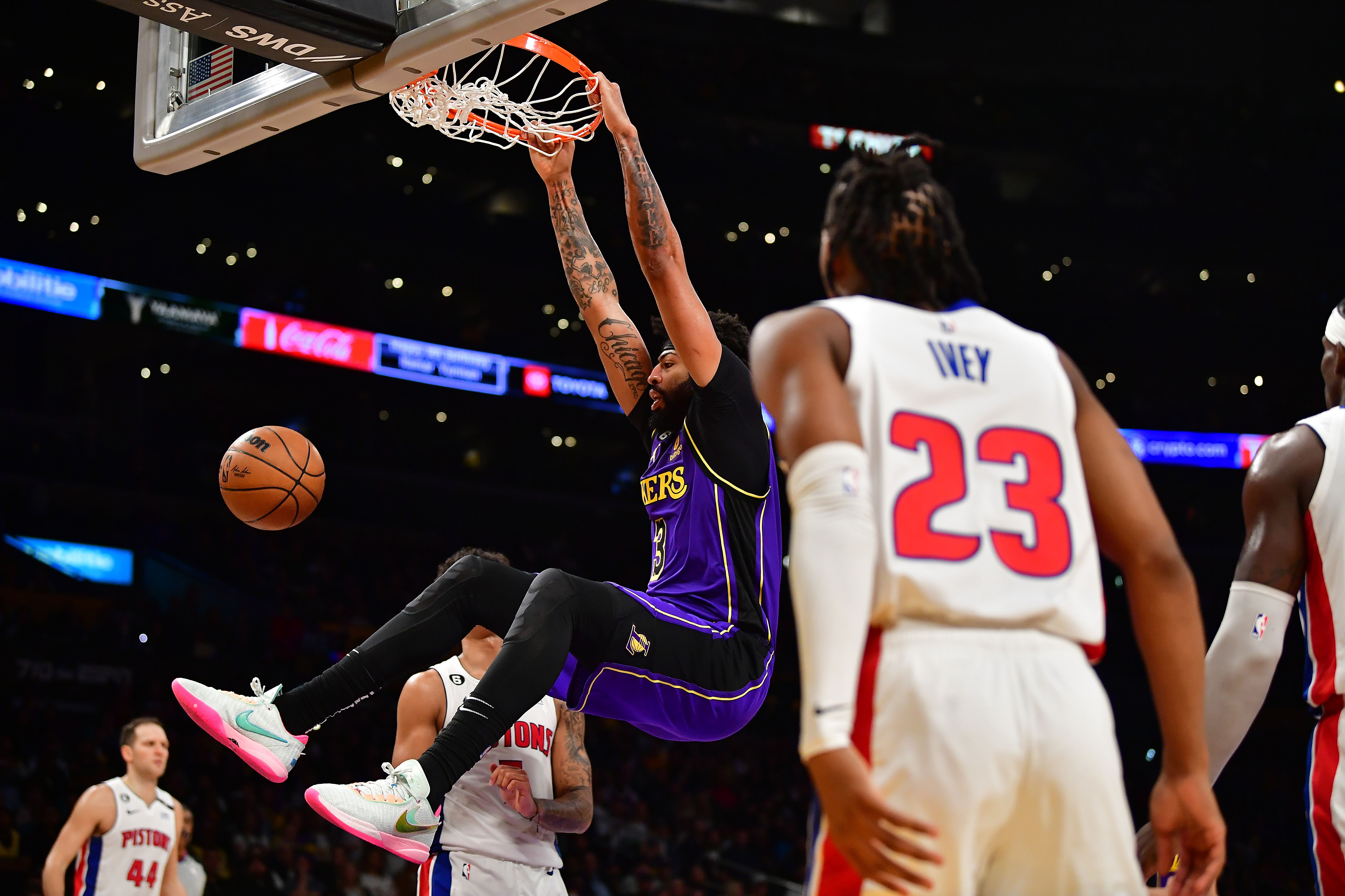 Lakers News Second Straight Dominant Anthony Davis Game Leads To Second Straight Lakers Win 