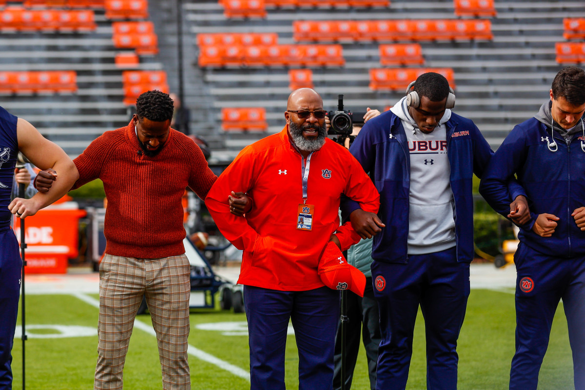 Auburn football Tiger Walk photos vs Western Kentucky Sports