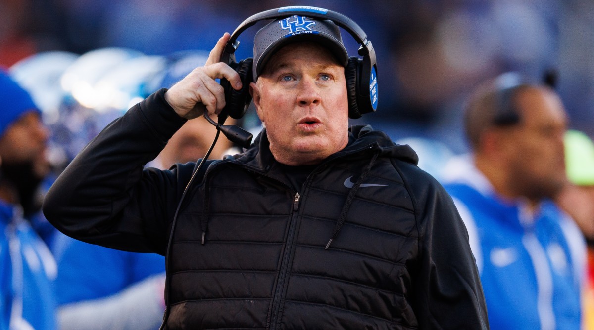 Kentucky football head coach Mark Stoops looks on during the first quarter against against Georgia.