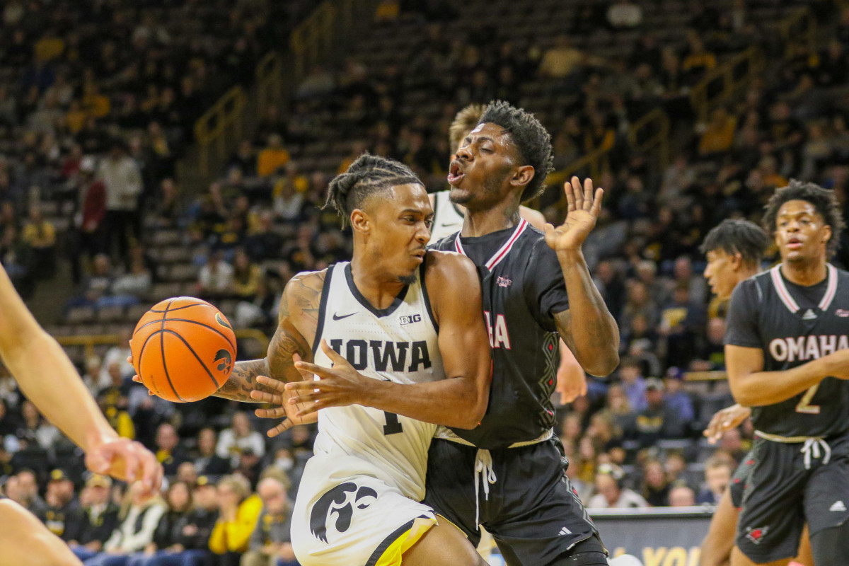 Photo Gallery: Iowa-Omaha Basketball - Sports Illustrated Iowa Hawkeyes ...