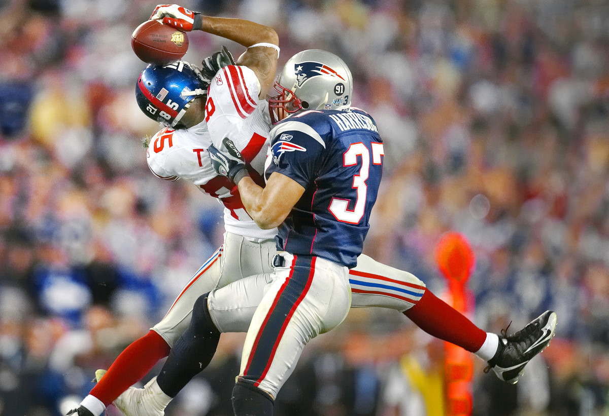 David Tyree makes his famous helmet catch for the Giants in Super Bowl XLII.