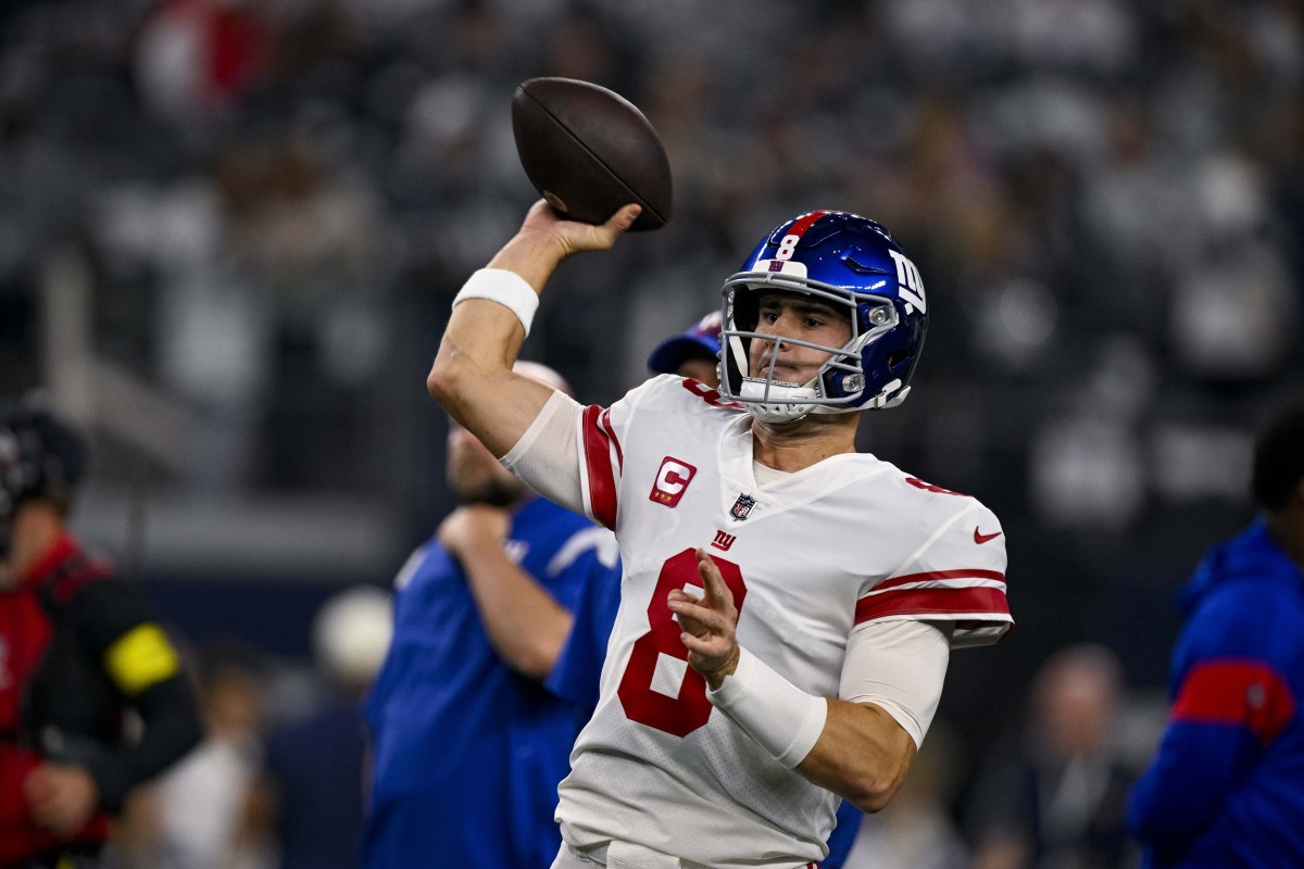 Nov 24, 2022; Arlington, Texas, USA; New York Giants quarterback Daniel Jones (8) warms up before the game between the Dallas Cowboys and the New York Giants at AT&T Stadium.
