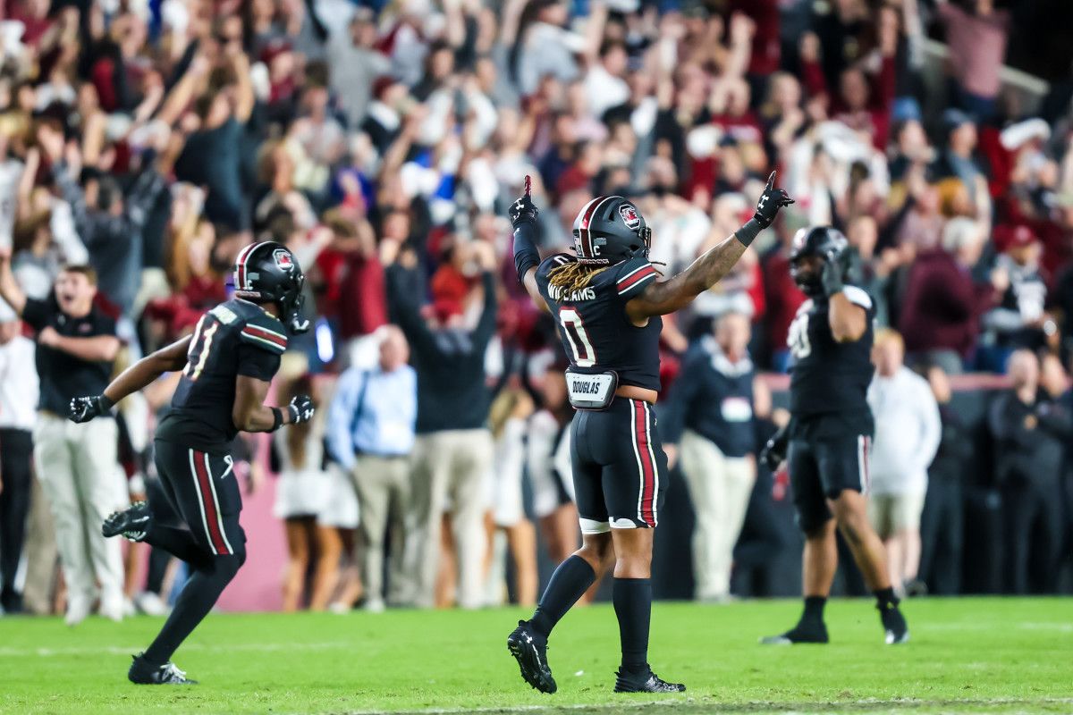 Debo Williams celebrating after a play versus Kentucky (18th Nov., 2023)