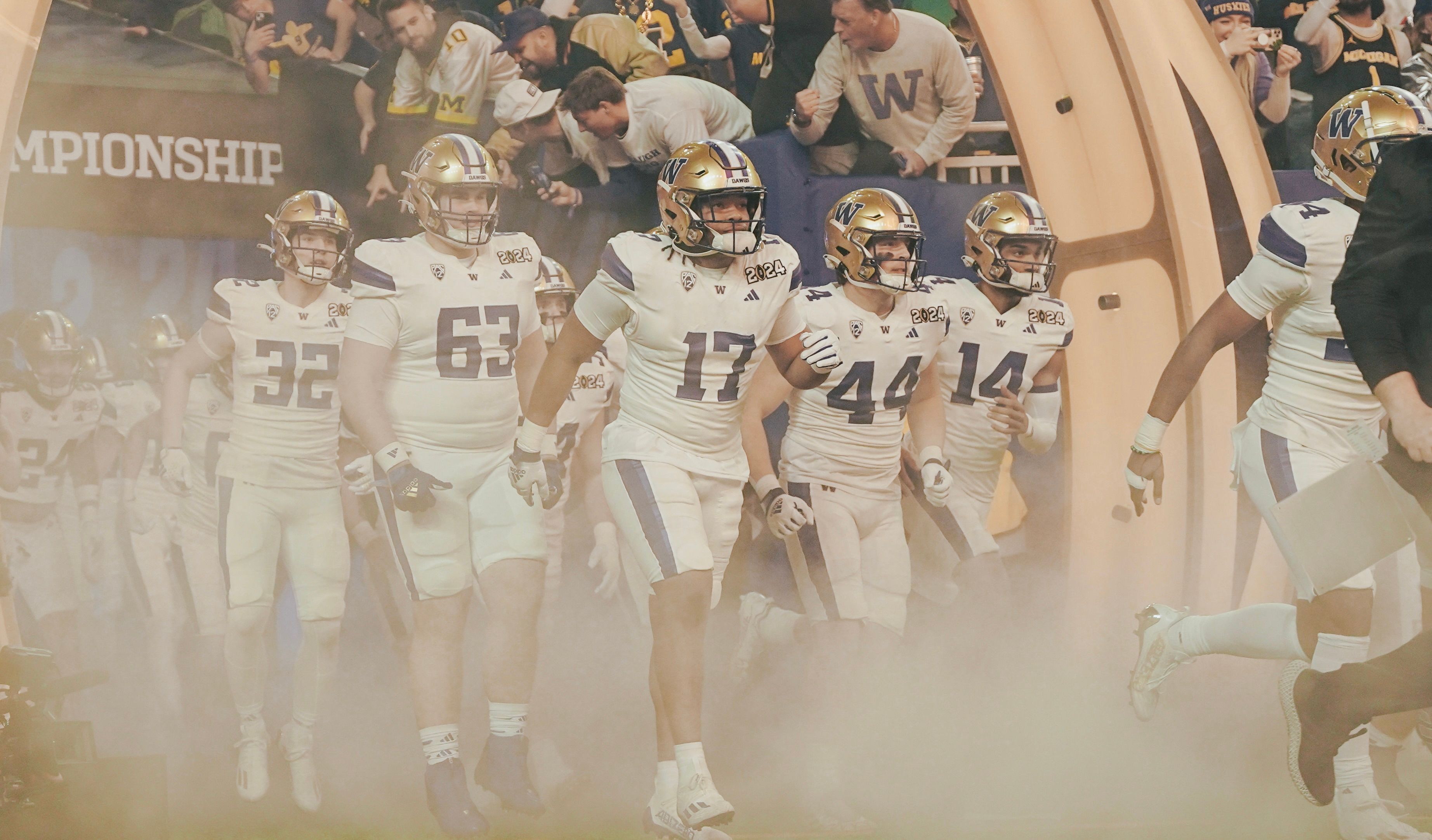 Linebacker Deven Bryant (17) takes the field for the national championship game.