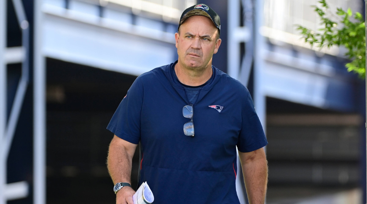 New England Patriots offensive coordinator Bill O’Brien walks to practice.