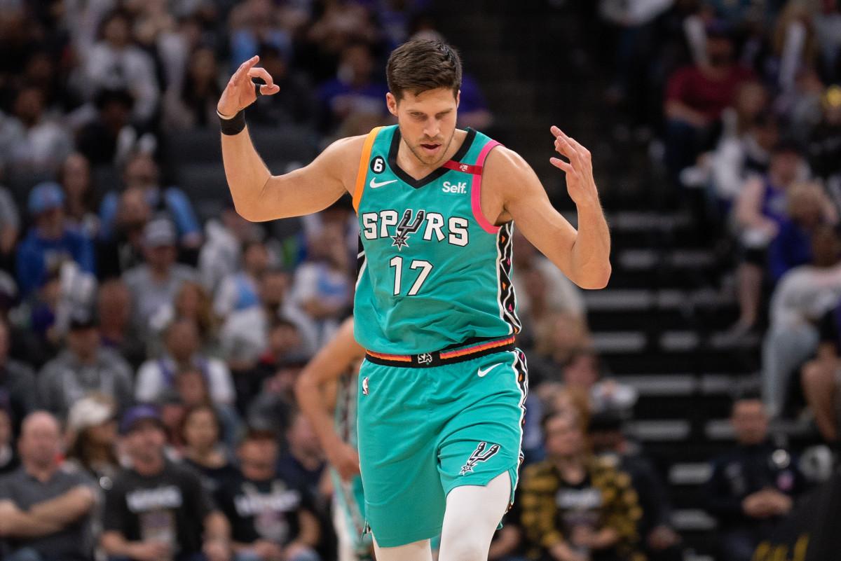Doug McDermott Reveals How San Antonio Spurs Prep for Rodeo Road Trip