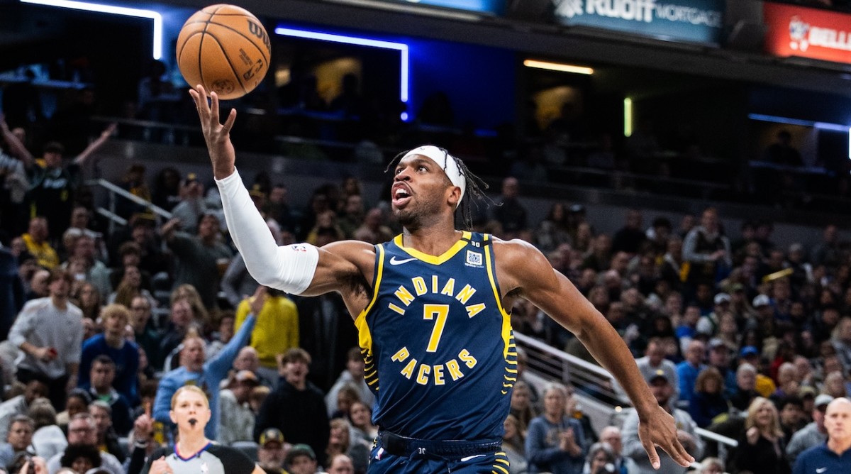 Indiana Pacers guard Buddy Hield shoots the ball in the second half against the Milwaukee Bucks at Gainbridge Fieldhouse in Indianapolis on Jan. 3, 2024.