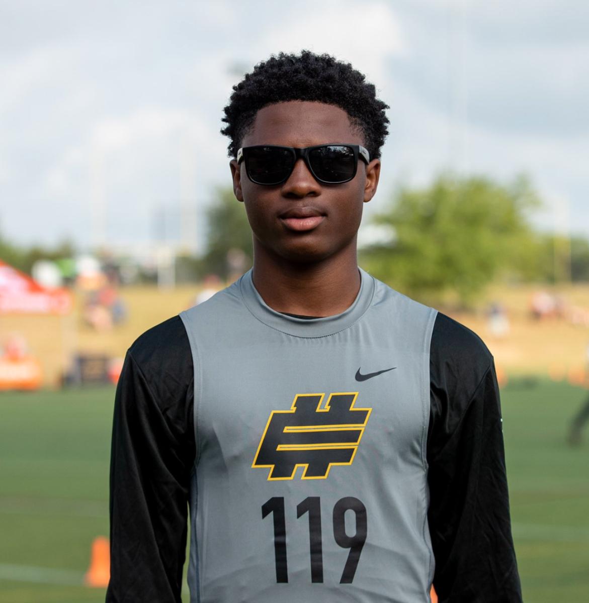  Oklahoma Offers 2026 Dual-Threat QB out of Florida - Sports Illustrated Illustration 