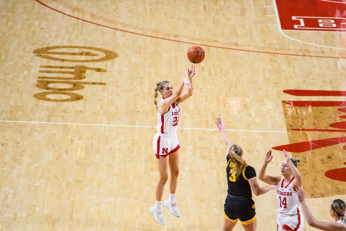 04_Natlie Potts_WBBvsIowa0211