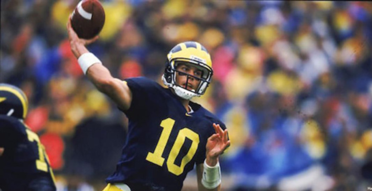 Power Ranking the 10 Greatest College Football QBs of AllTime