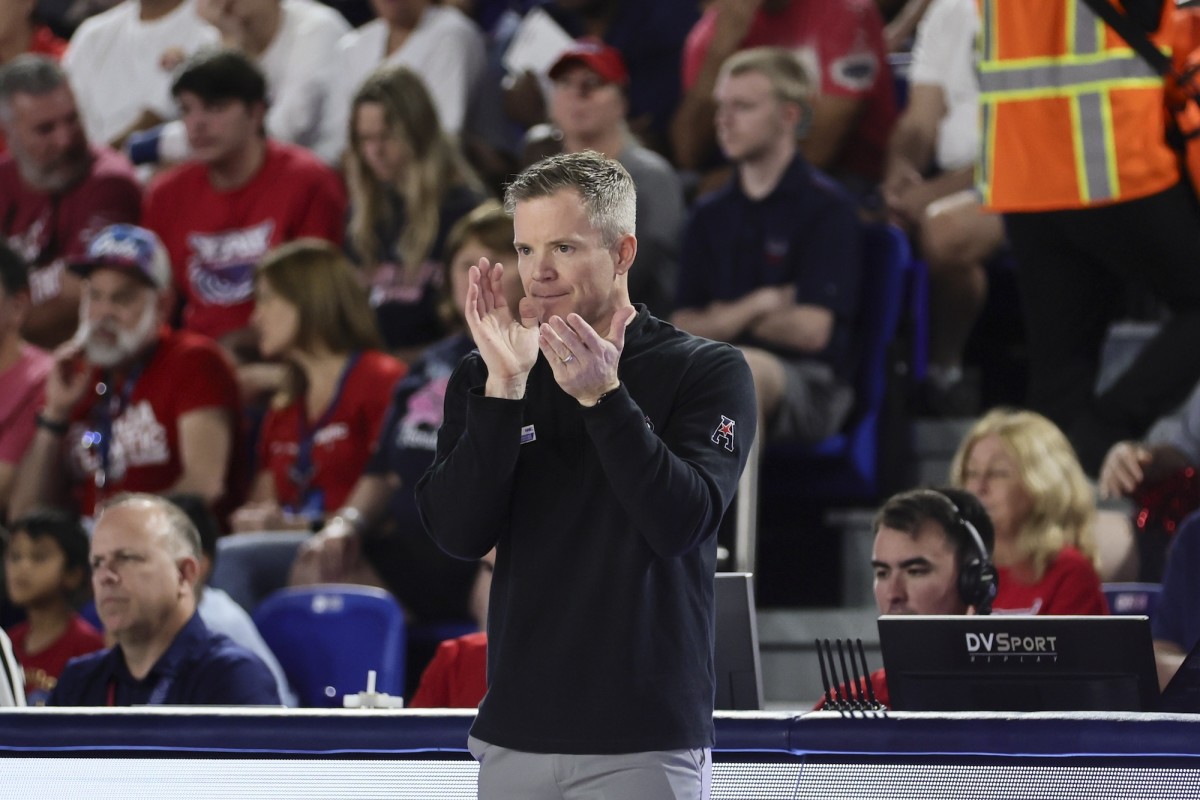 Florida Atlantic Owls head coach Dusty May reacts from the sideline against the North Texas Mean Green during the first half at Eleanor R. Baldwin Arena in Boca Raton, Fla., on Jan. 28, 2024.