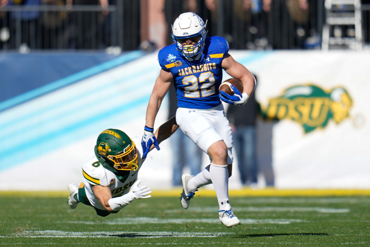 2024 FCS NFL Draft Scouting Report South Dakota State RB Isaiah Davis