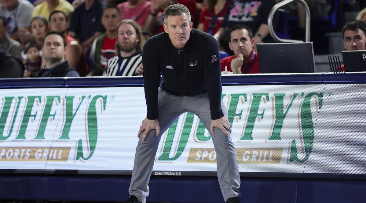 Florida Atlantic Owls coach Dusty May looks on from the sideline against the North Texas Mean Green during the first half at Eleanor R. Baldwin Arena in Boca Raton, Fla., on Jan. 28, 2024.