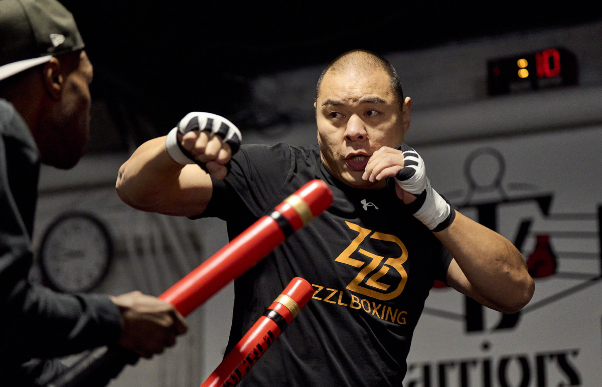 Boxer Zhilei Zhang practices.