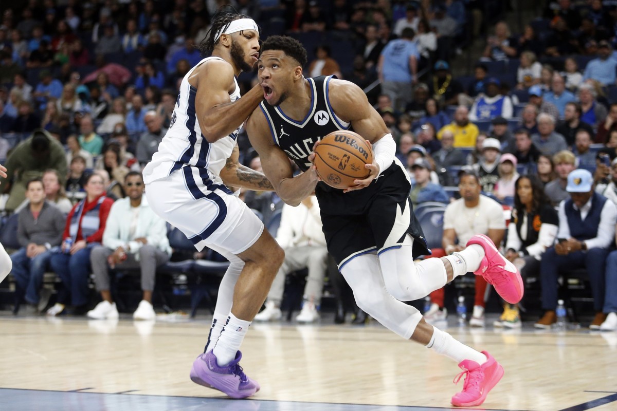 Milwaukee Bucks forward Giannis Antetokounmpo drives to the basket.