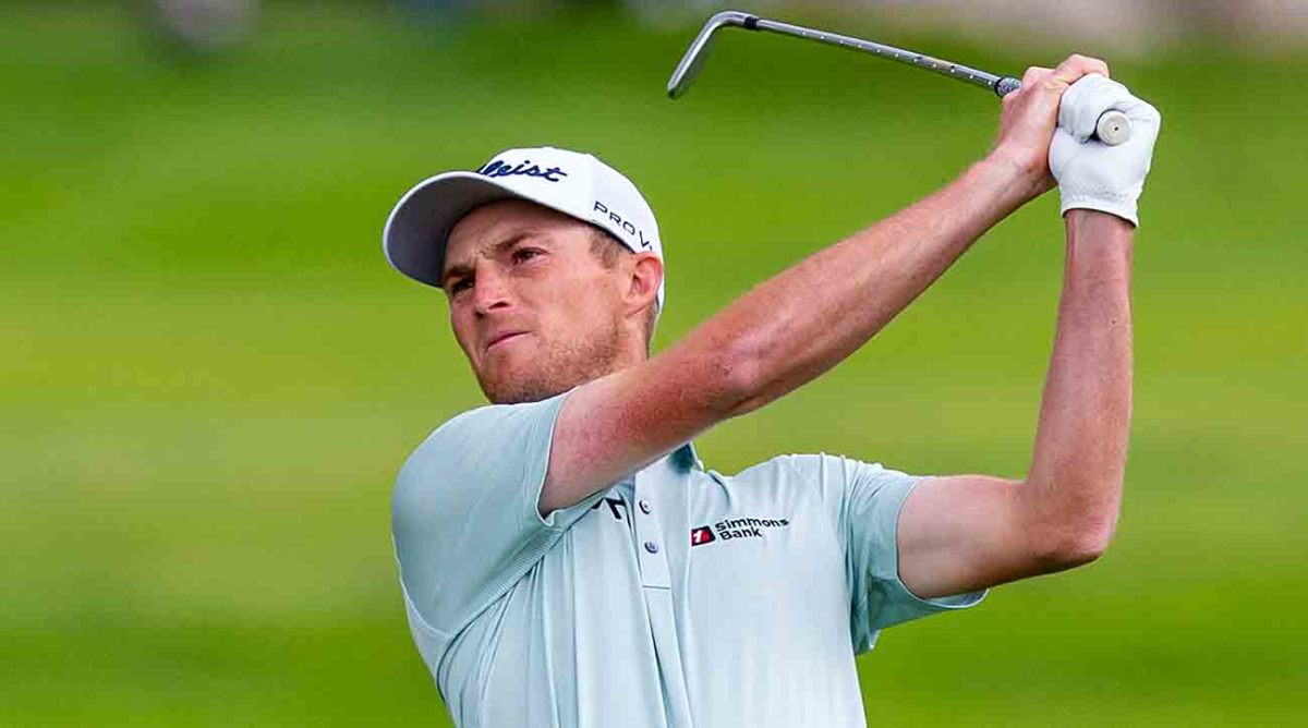 Will Zalatoris plays during the final round of the 2024 Genesis Invitational at Riviera Country Club.