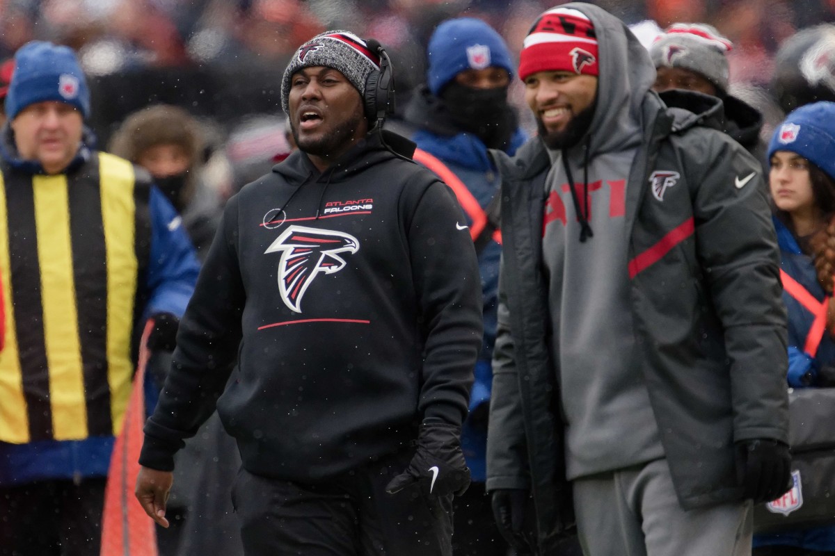 Dec 31, 2023; Chicago, Illinois, USA; Atlanta Falcons special teams coordinator Marquice Williams shouts instructions to his team during a game against the Chicago Bears at Soldier Field.