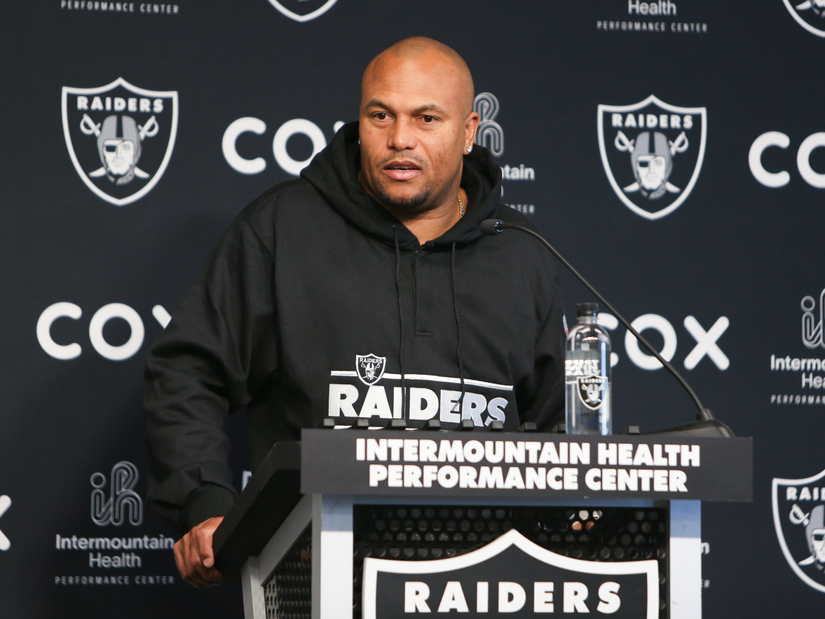 Antonio Pierce won the hearts and admiration of Raider Nation, and that eventually won him the locker room and, ultimately, the job of head coach of the Las Vegas Raiders.