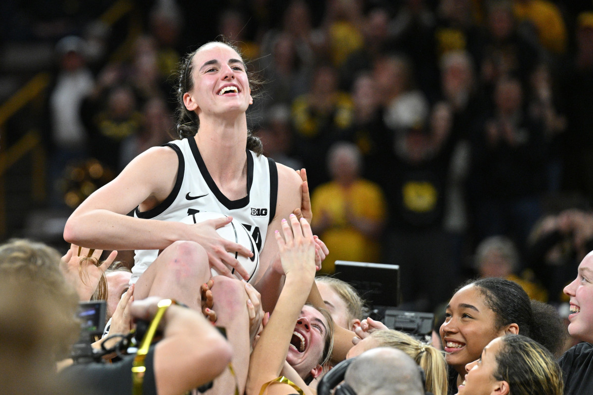 Iowa’s Caitlin Clark Breaks Fanatics NIL Record - Sports Illustrated