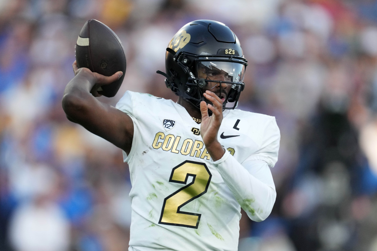 Colorado Buffaloes quarterback Shedeur Sanders (2) throws the ball against the UCLA Bruins in the first half at Rose Bowl