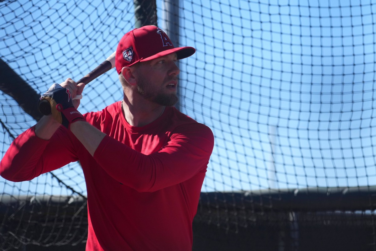 Angels Veteran Infielder on Ron Washington 'Best Infield Guy I've Ever