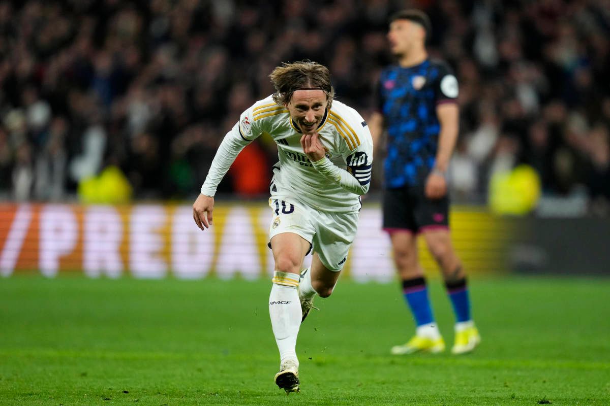 Superb Luka Modric goal helps Real Madrid beat Sevilla - Futbol on FanNation