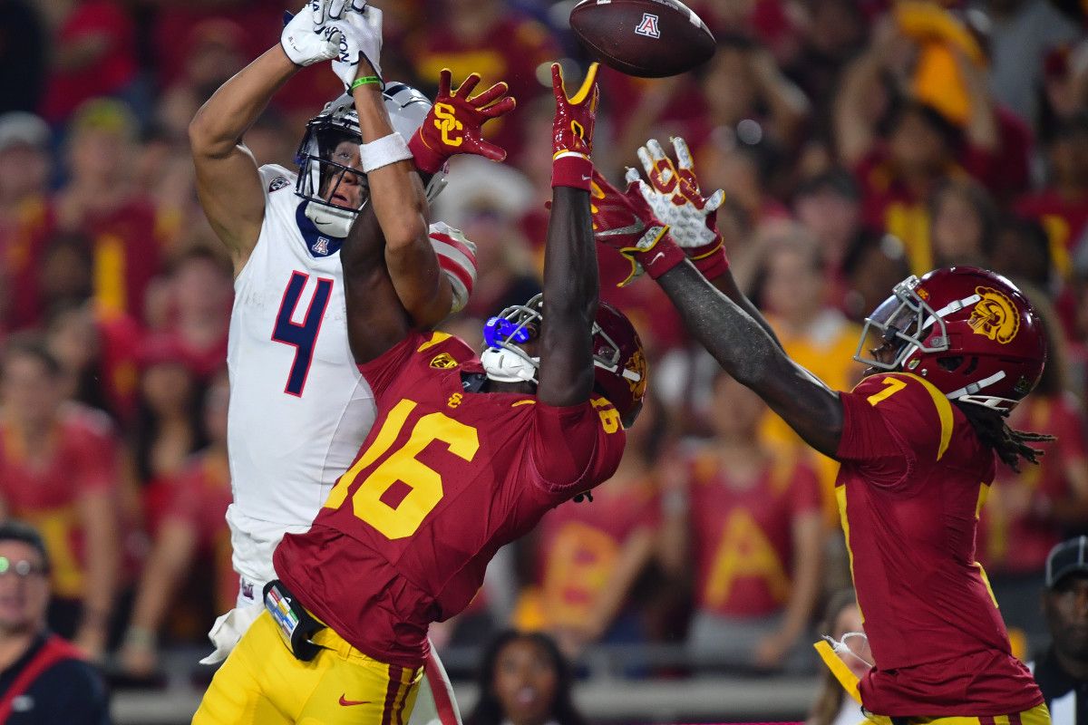 Calen Bullock makes a play on the ball