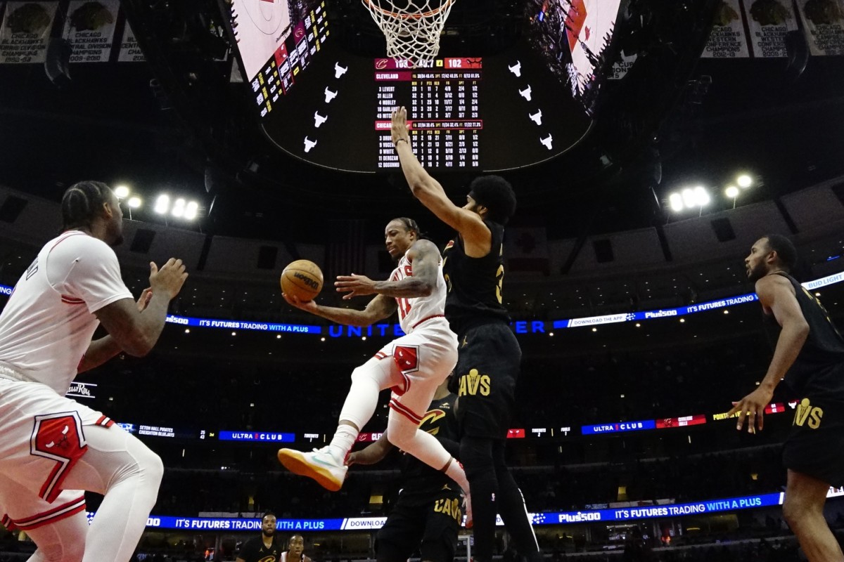 Cleveland Cavaliers center Jarrett Allen (31) defends Chicago Bulls forward DeMar DeRozan (11) during the second half at United Center.