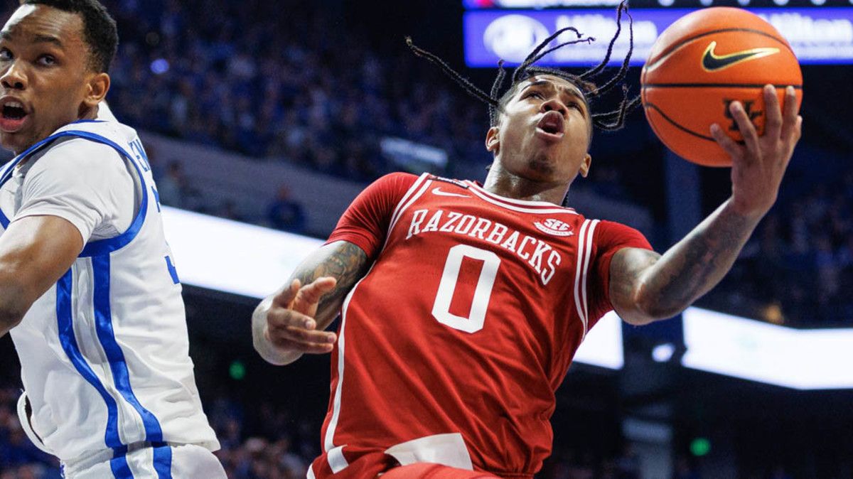 Razorbacks Khalif Battle has a layup against Kentucky