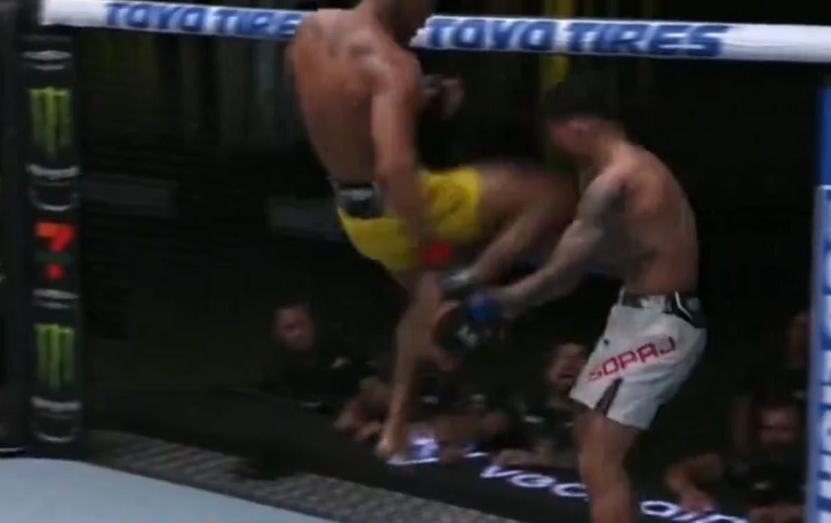 UFC News Debut Fighter Scores Amazing Flying Knee Finish Sports