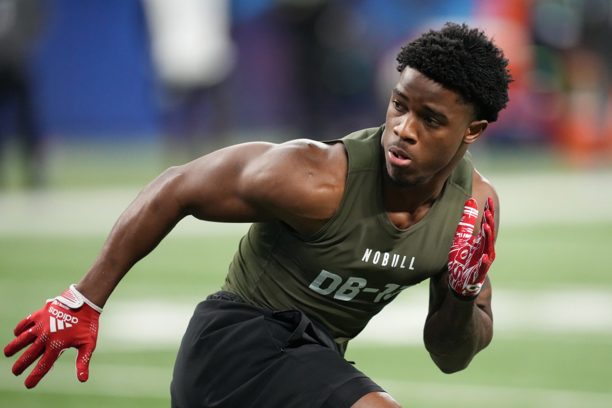 Mar 1, 2024; Indianapolis, IN, USA; South Dakota defensive back Myles Harden (DB13) works out during the 2024 NFL Combine at Lucas Oil Stadium.