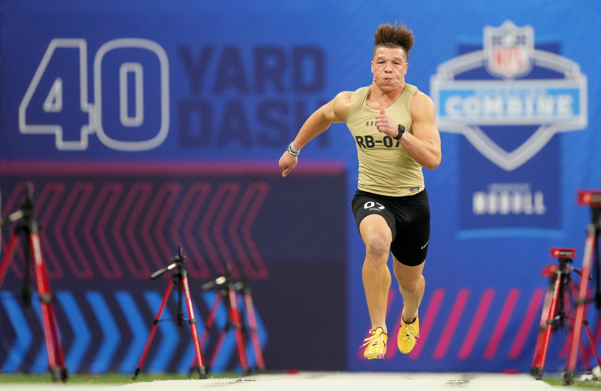 Mar 2, 2024; Indianapolis, IN, USA; South Dakota State running back Isaiah Davis (RB-07) during the 2024 NFL Combine at Lucas Oil Stadium.