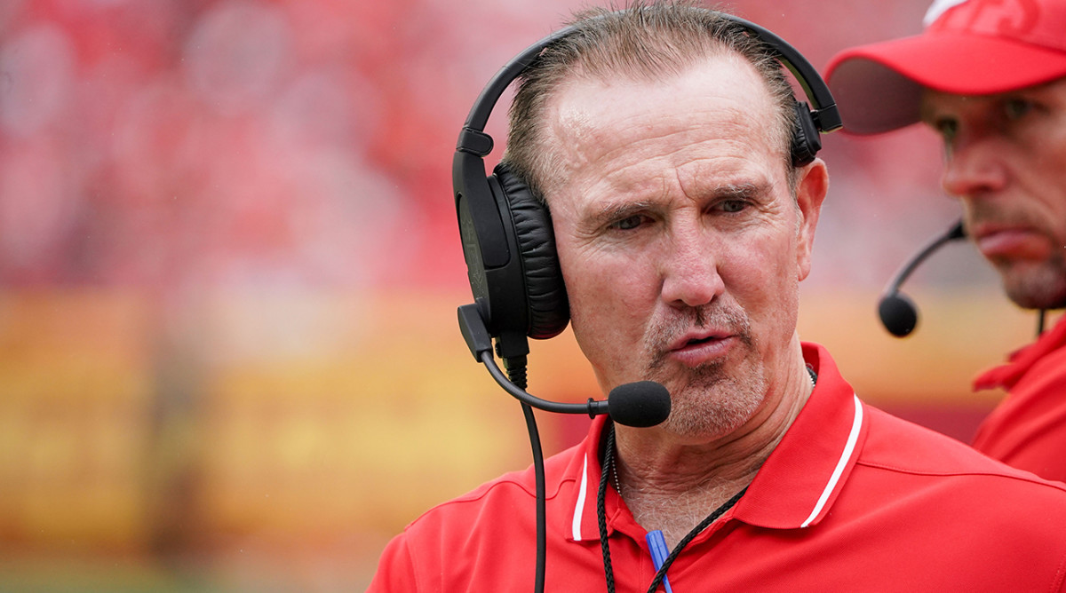 Kansas City Chiefs defensive coordinator Steve Spagnuolo on the sidelines against the Cleveland Browns during the game at GEHA Field at Arrowhead Stadium.