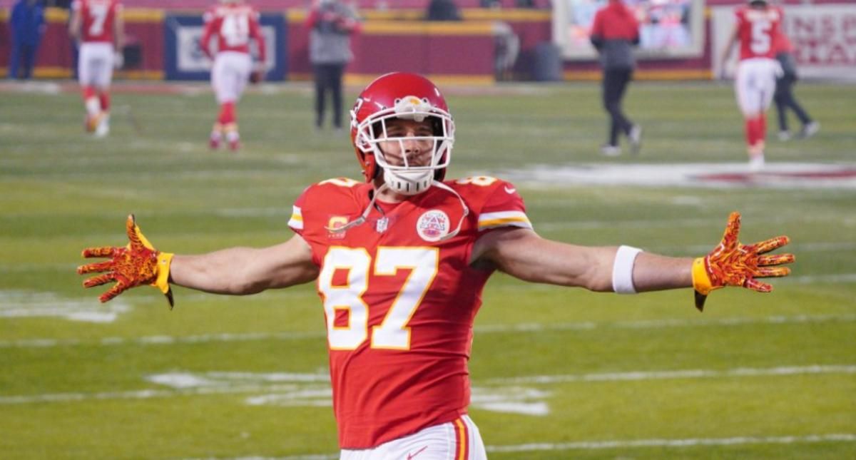 did travis kelce smoke cigarettes says up to 80% of NFL players cannabis Taylor Swift Caught Looks Upset