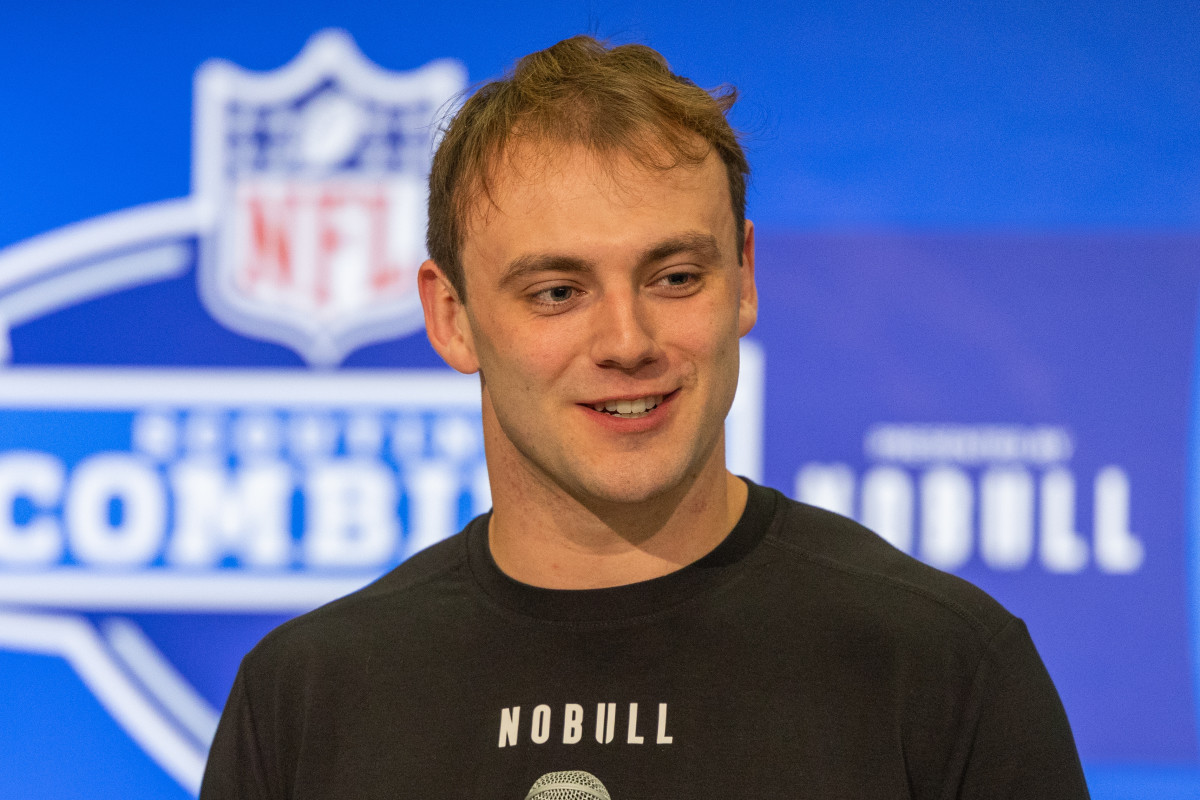 Feb 29, 2024; Indianapolis, IN, USA; Georgia tight end Brock Bowers (TE04) talks to the media during the 2024 NFL Combine at Lucas Oil Stadium. Mandatory Credit: Trevor Ruszkowski-USA TODAY Sports