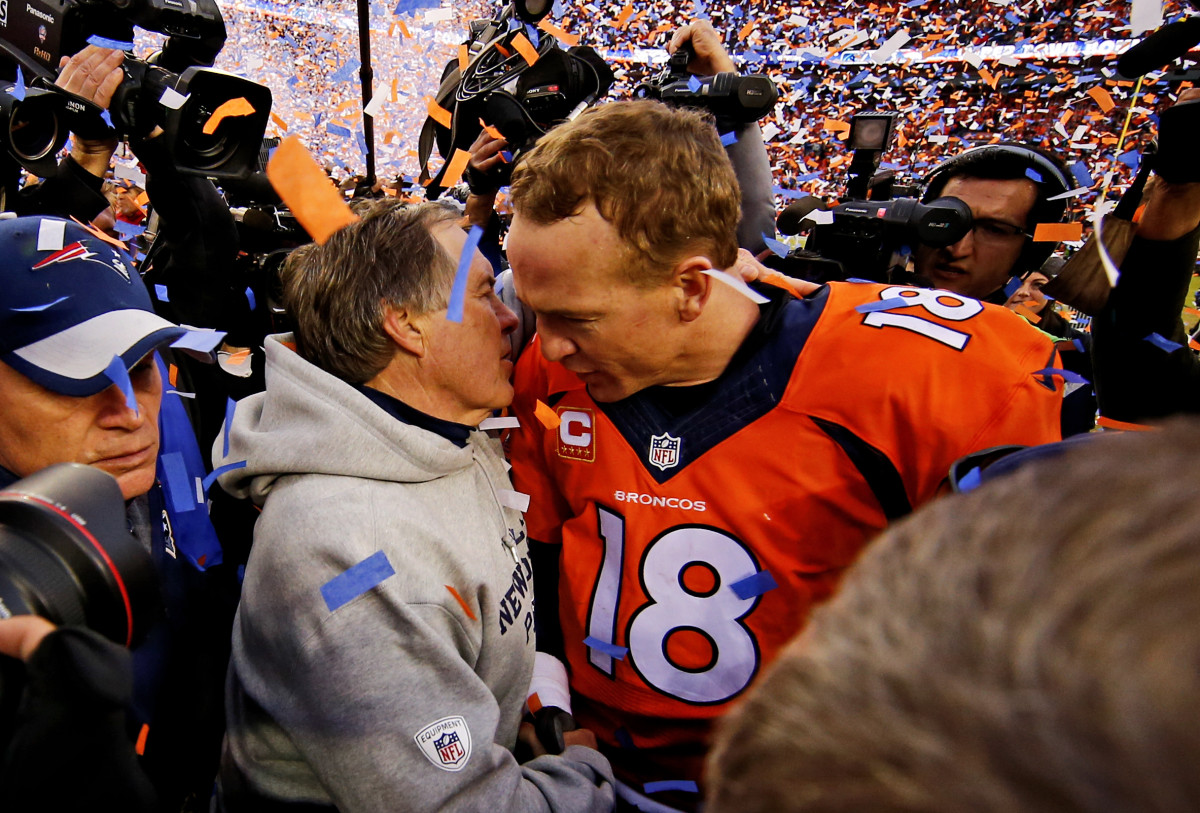 Belichick and Manning after the Broncos’ 20-18 win over the Patriots in the AFC championship on Jan. 24, 2016.