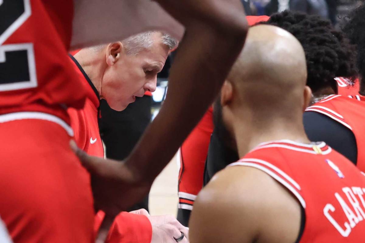 Chicago Bulls head coach Billy Donovan draws up a play against the Utah Jazz during the first quarter at Delta Center.