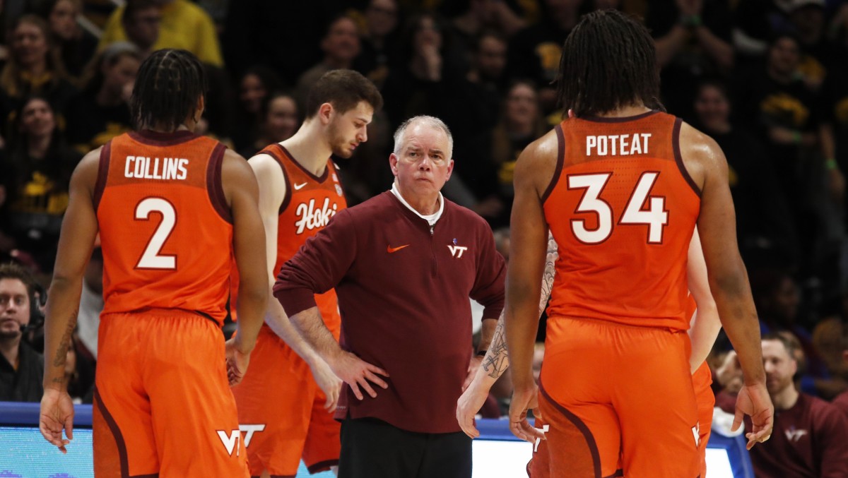 Virginia Tech Hokies head coach Mike Young (middle) reacts as he team returns to the bench against the Pittsburgh Panthers during the second half at the Petersen Events Center. The Panthers won 79-64.