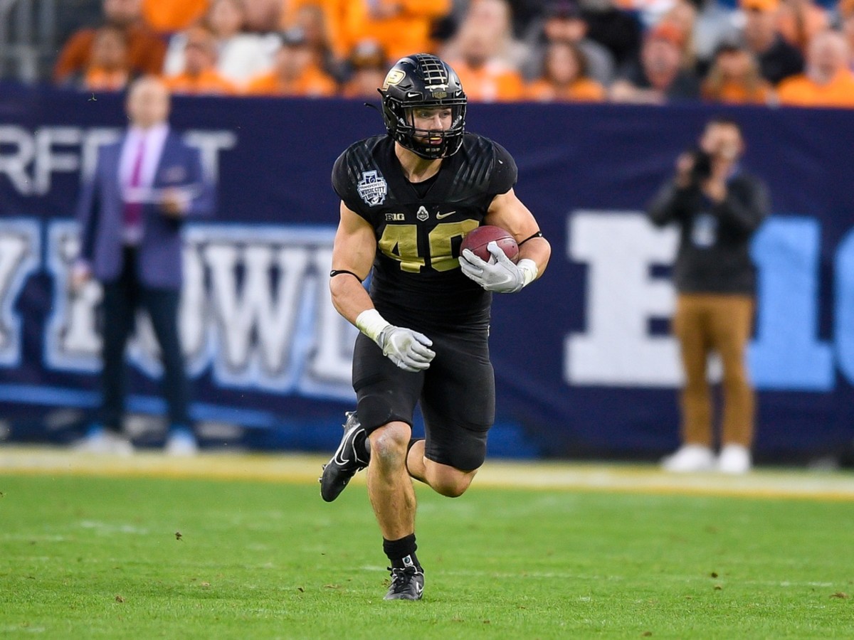 Dec 30, 2021; Purdue Boilermakers running back Zander Horvath (40) runs after a catch against the Tennessee Volunteers. Mandatory Credit: Steve Roberts-USA TODAY Sports