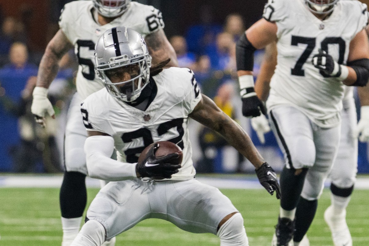 Ameer Abdullah has been re-signed by the Las Vegas Raiders.