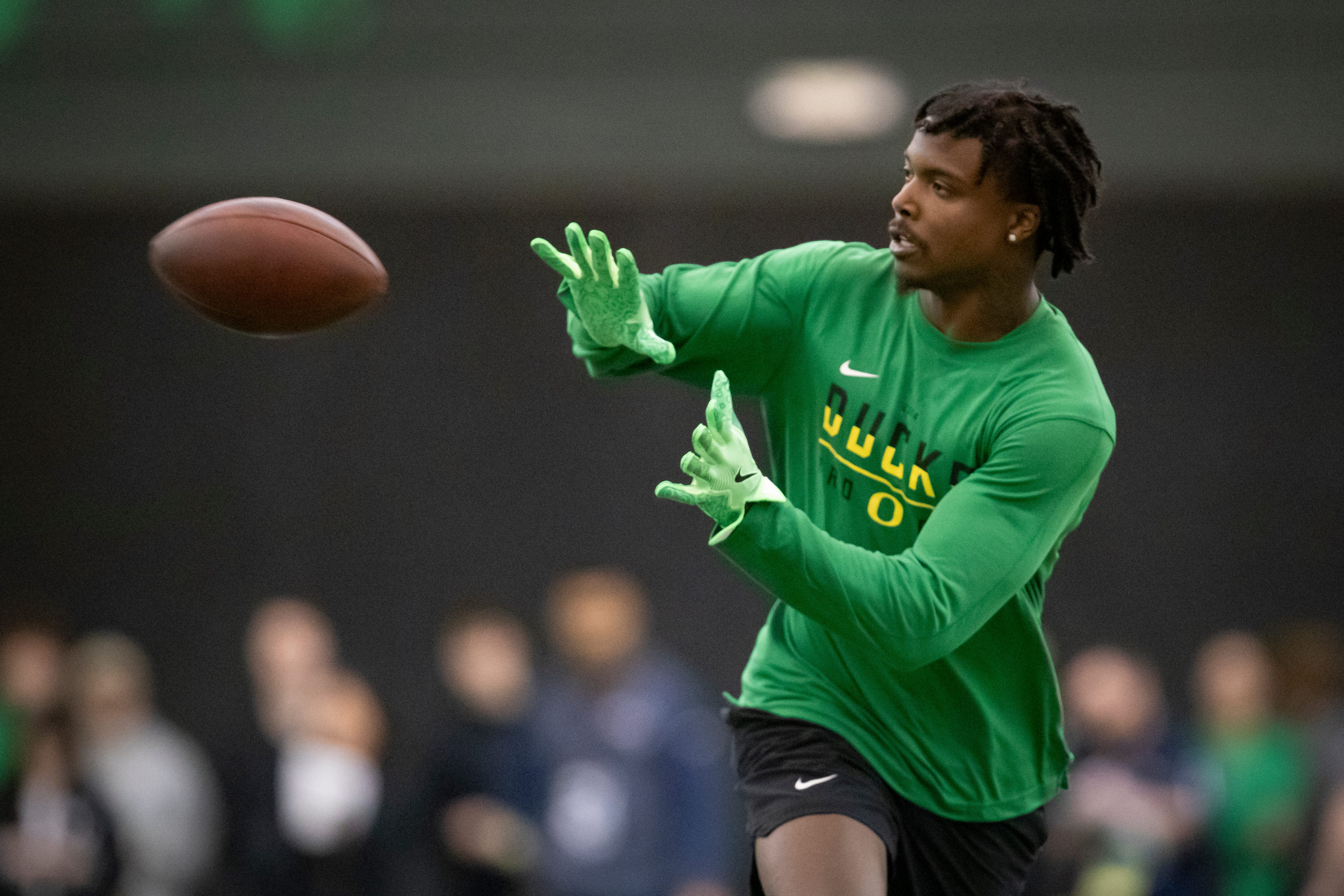 Khyree Jackson makes a catch during Oregon's Pro Day.