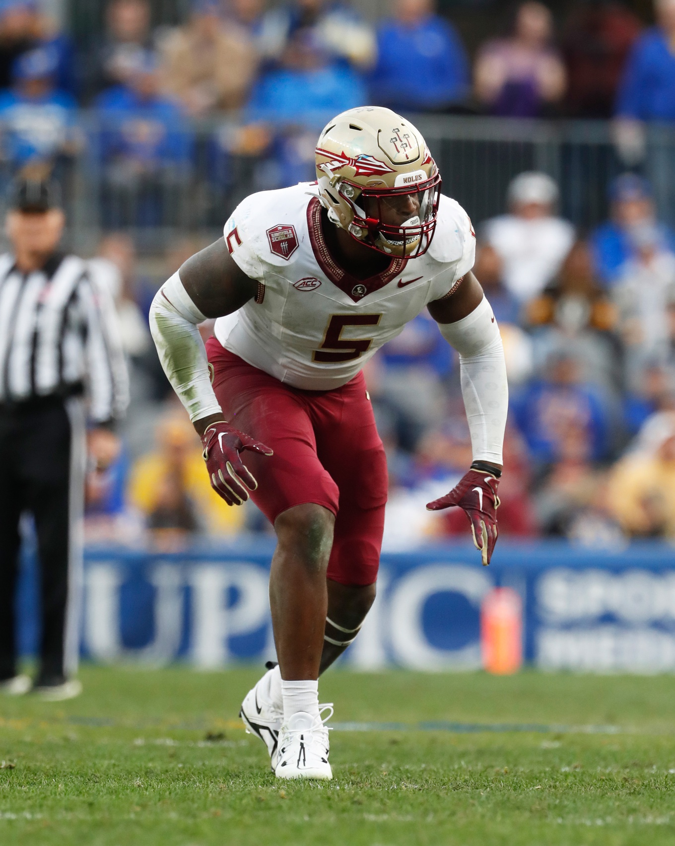 Florida State Seminoles defensive lineman Jared Verse (5) prepares for a snap against the Pittsburgh Panthers. Mandatory Credit: Charles LeClaire-USA TODAY