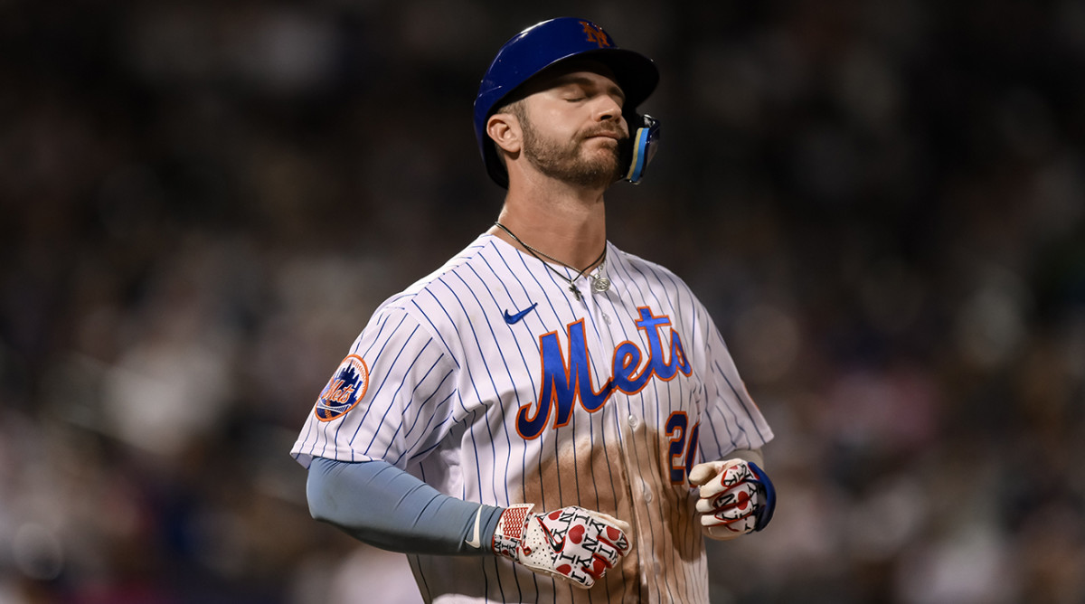 Mets’ Pete Alonso disappointed with grounding out.