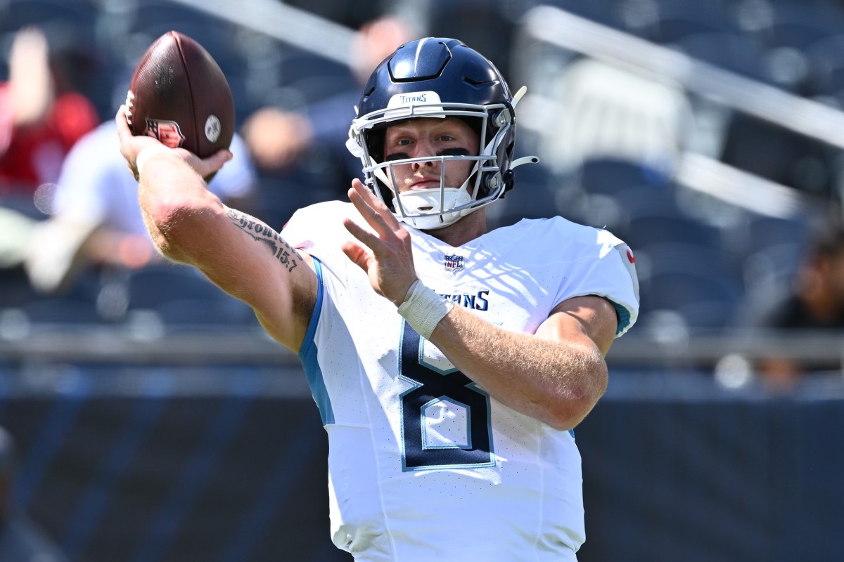 Tennessee Titans quarterback Will Levis (8) warms up before a game against the Chicago Bears at Soldier Field.