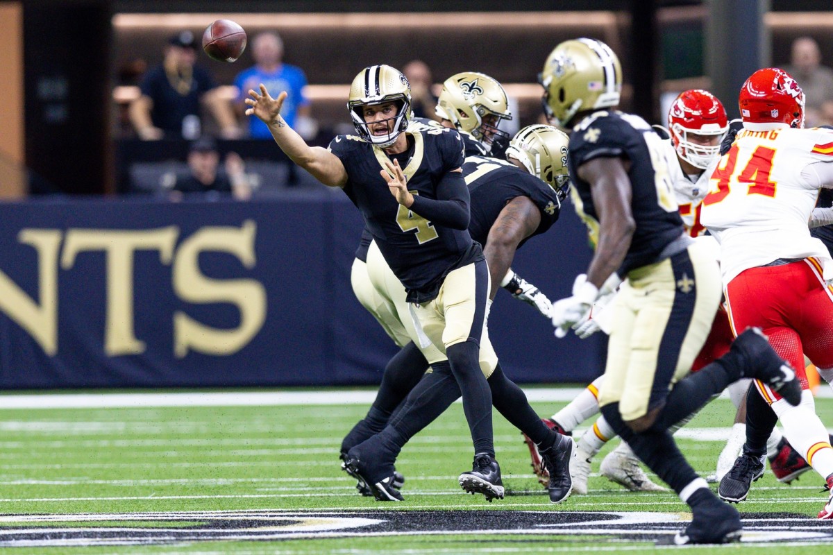 Saints quarterback Derek Carr was impressive in his debut against the Chiefs, leading New Orleans on a 12-play, 80-yard drive.